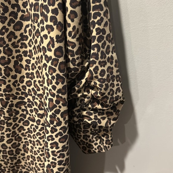 Tuxedo-style Animal Print Blazer - Picture 4 of 4